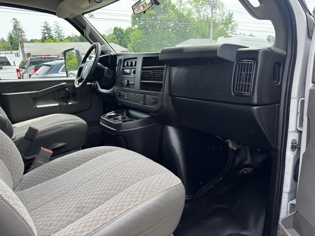 Chevrolet Express Commercial Cutaway 4500 Van 159" 2017