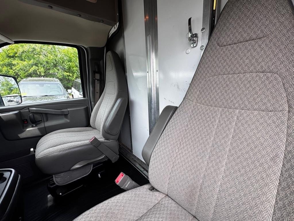 Chevrolet Express Commercial Cutaway 4500 Van 159" 2017