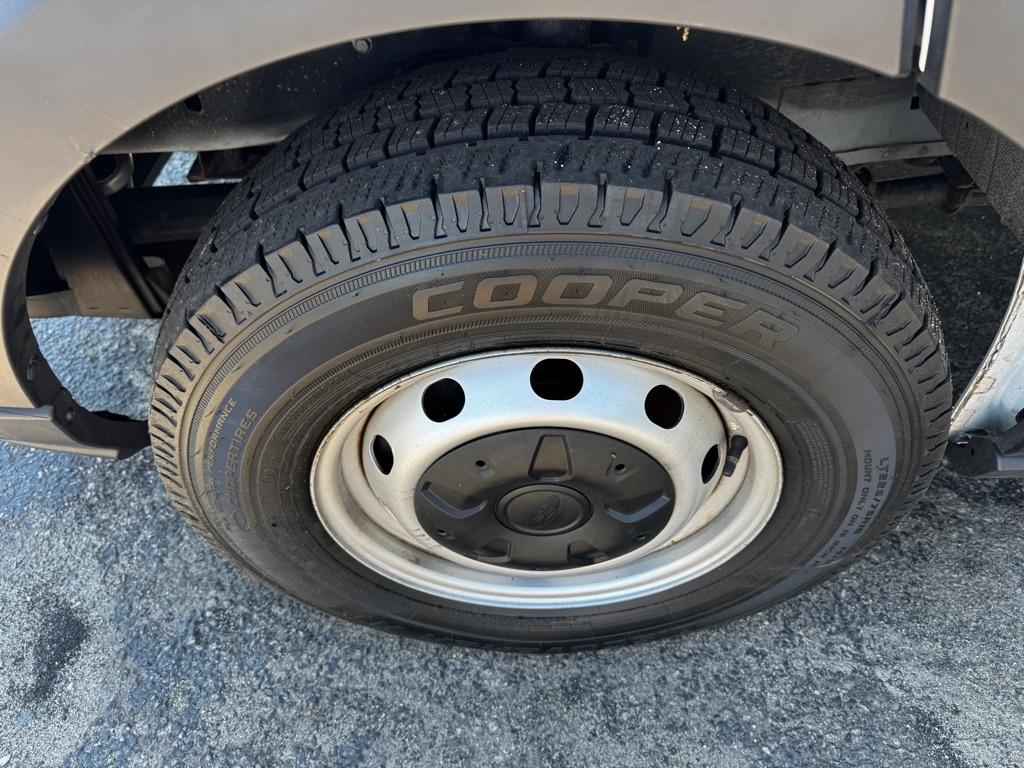 Ford Transit Van T-250 130" Med Rf 9000 GVWR Sliding RH Dr 2019