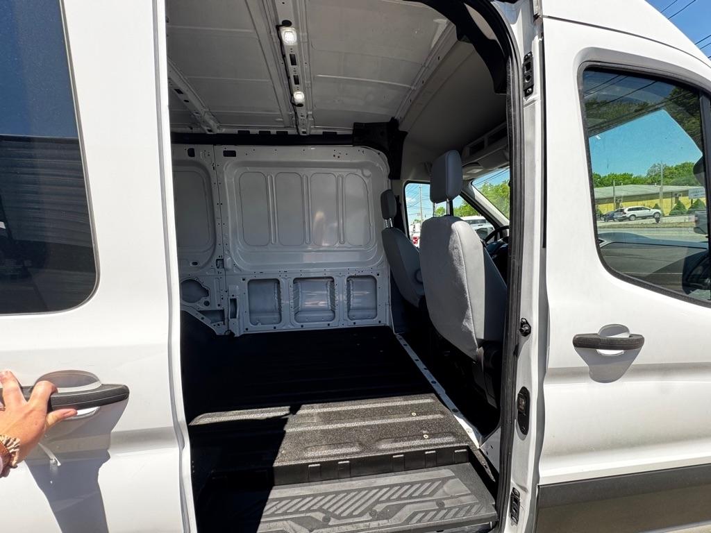 Ford Transit Van T-250 130" Med Rf 9000 GVWR Sliding RH Dr 2019