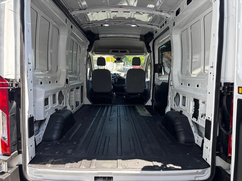 Ford Transit Van T-250 130" Med Rf 9000 GVWR Sliding RH Dr 2019