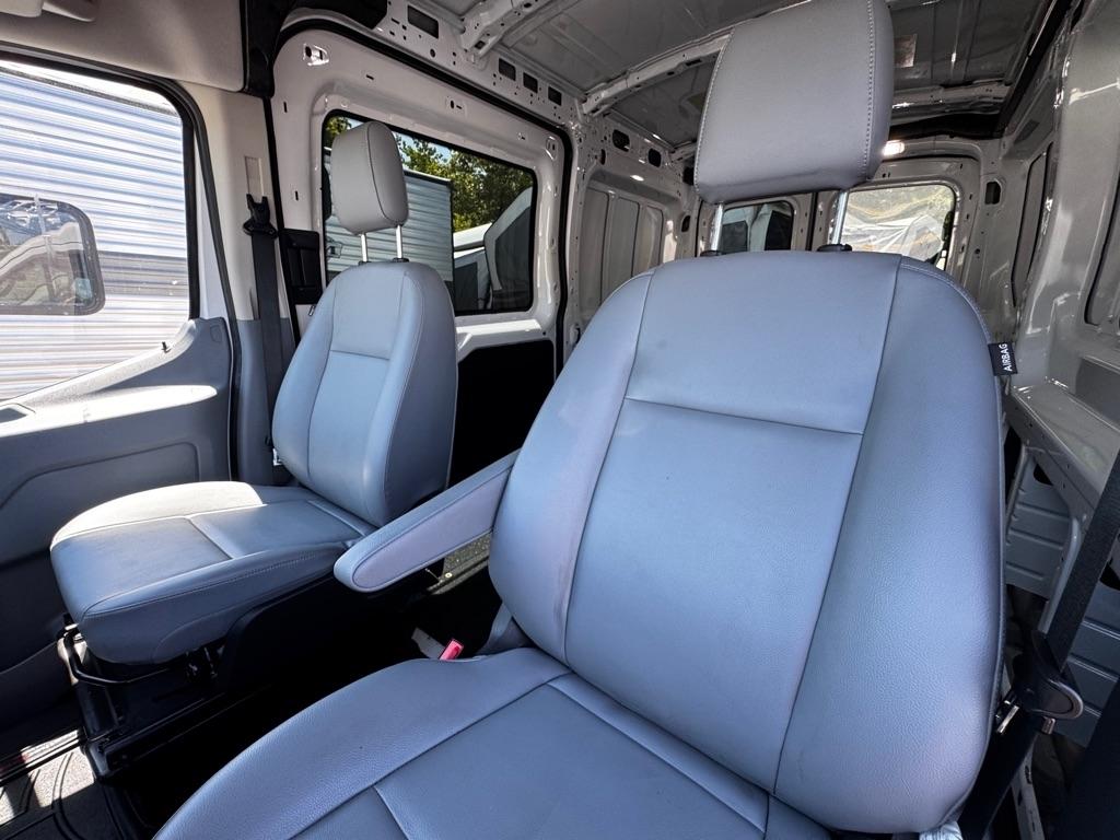 Ford Transit Van T-250 130" Med Rf 9000 GVWR Sliding RH Dr 2019