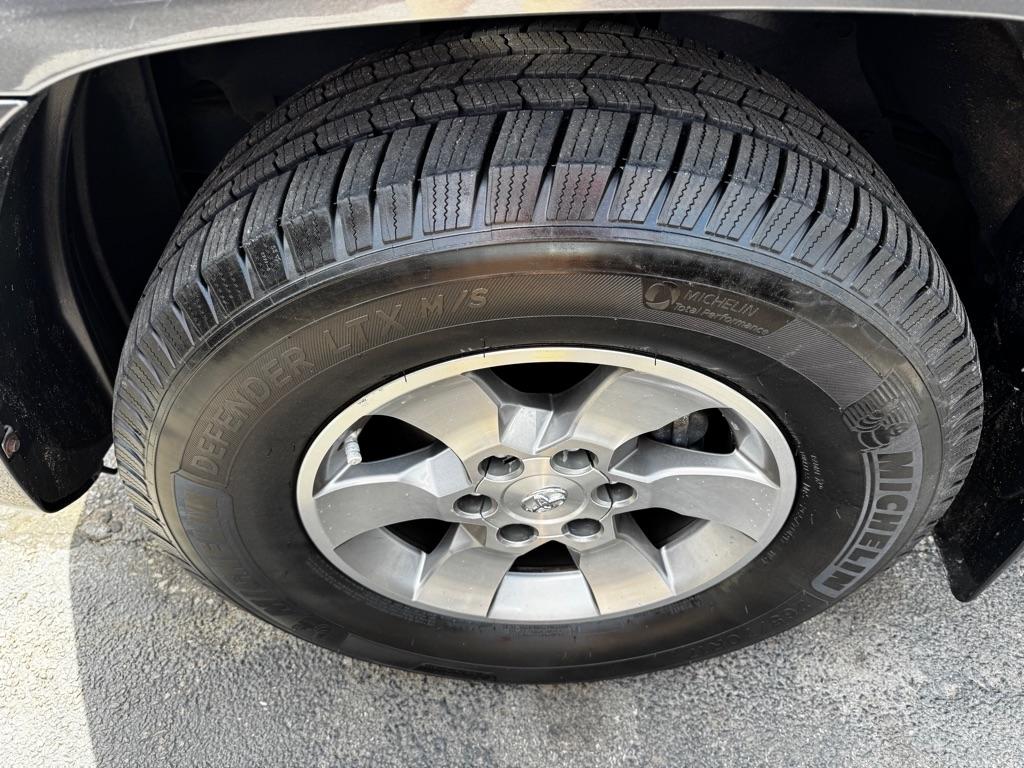 Toyota 4Runner 4WD 4dr V6 Limited (Natl) 2011