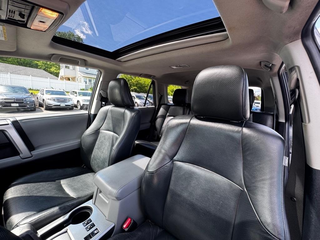 Toyota 4Runner 4WD 4dr V6 Limited (Natl) 2011