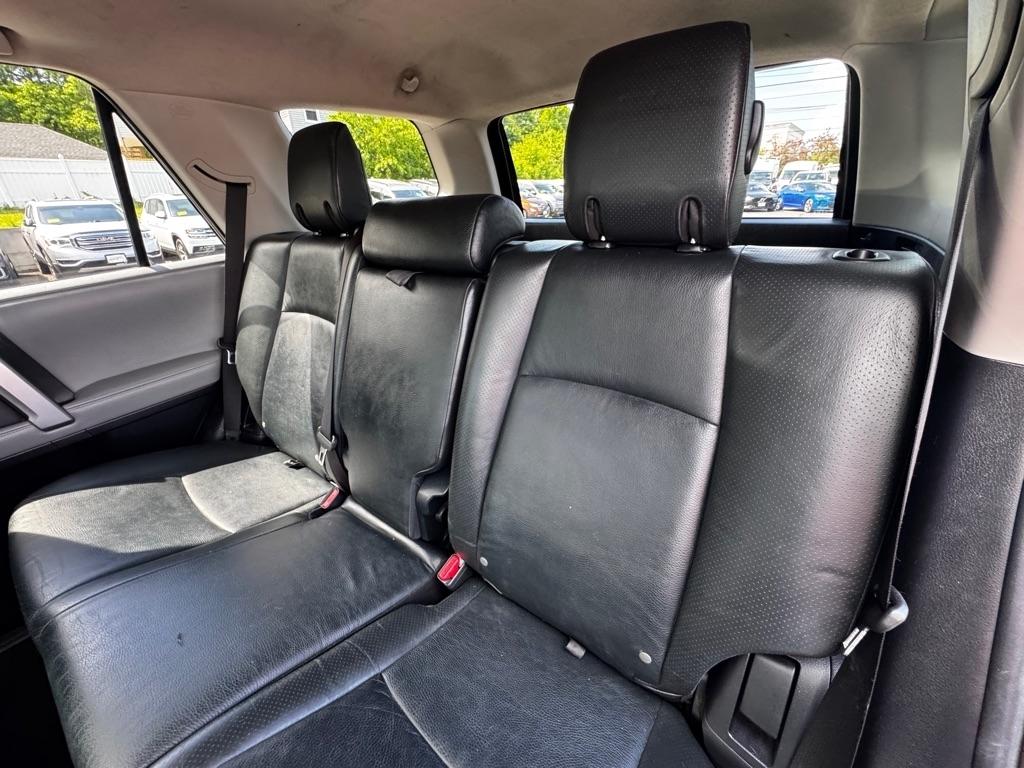 Toyota 4Runner 4WD 4dr V6 Limited (Natl) 2011