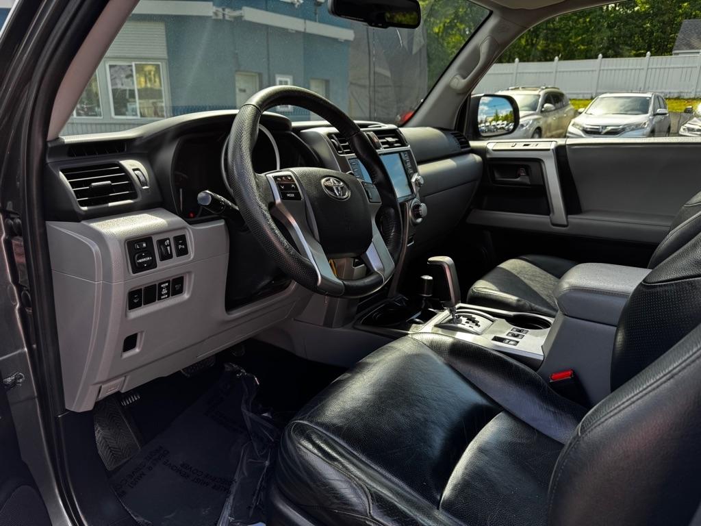Toyota 4Runner 4WD 4dr V6 Limited (Natl) 2011