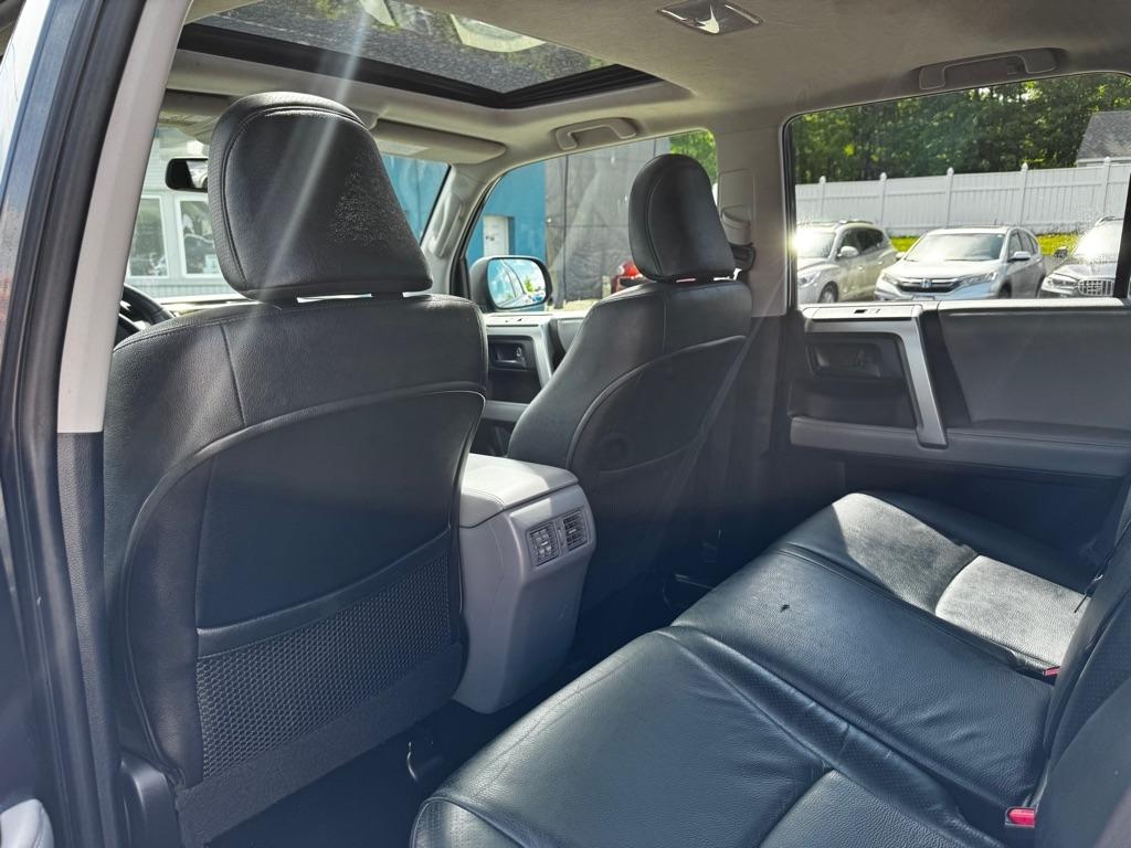 Toyota 4Runner 4WD 4dr V6 Limited (Natl) 2011