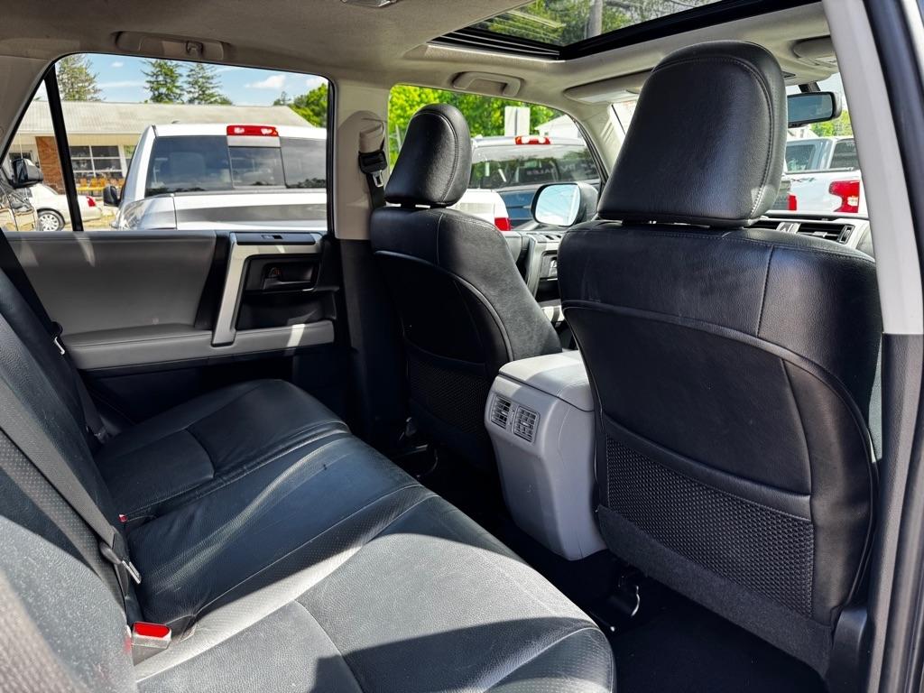 Toyota 4Runner 4WD 4dr V6 Limited (Natl) 2011