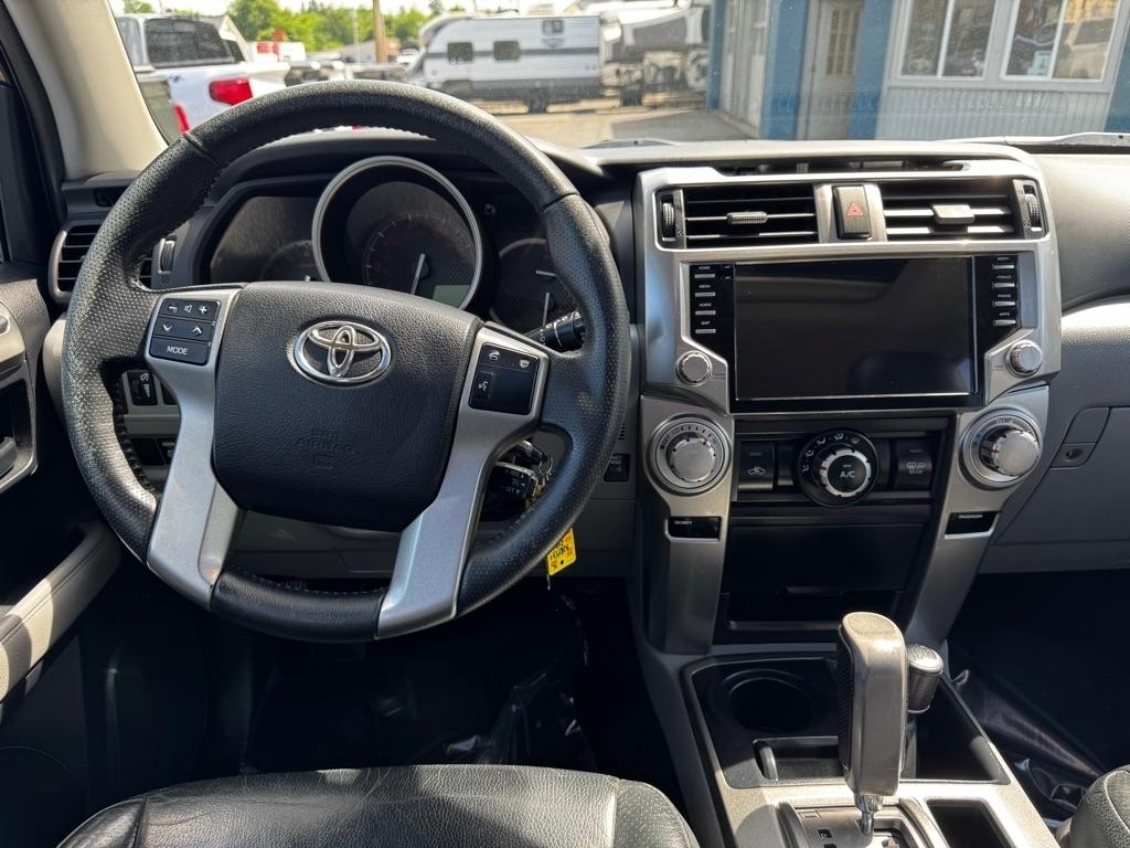 Toyota 4Runner 4WD 4dr V6 Limited (Natl) 2011