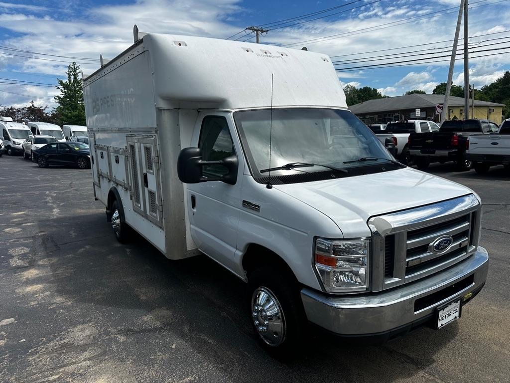 Ford E-Series Cutaway E-450 DRW 158" WB 2019