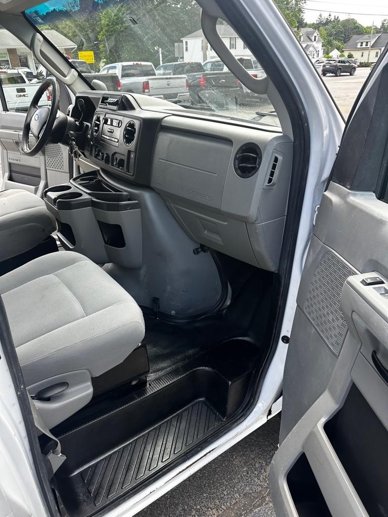 Ford E-Series Cutaway E-450 DRW 158" WB 2019