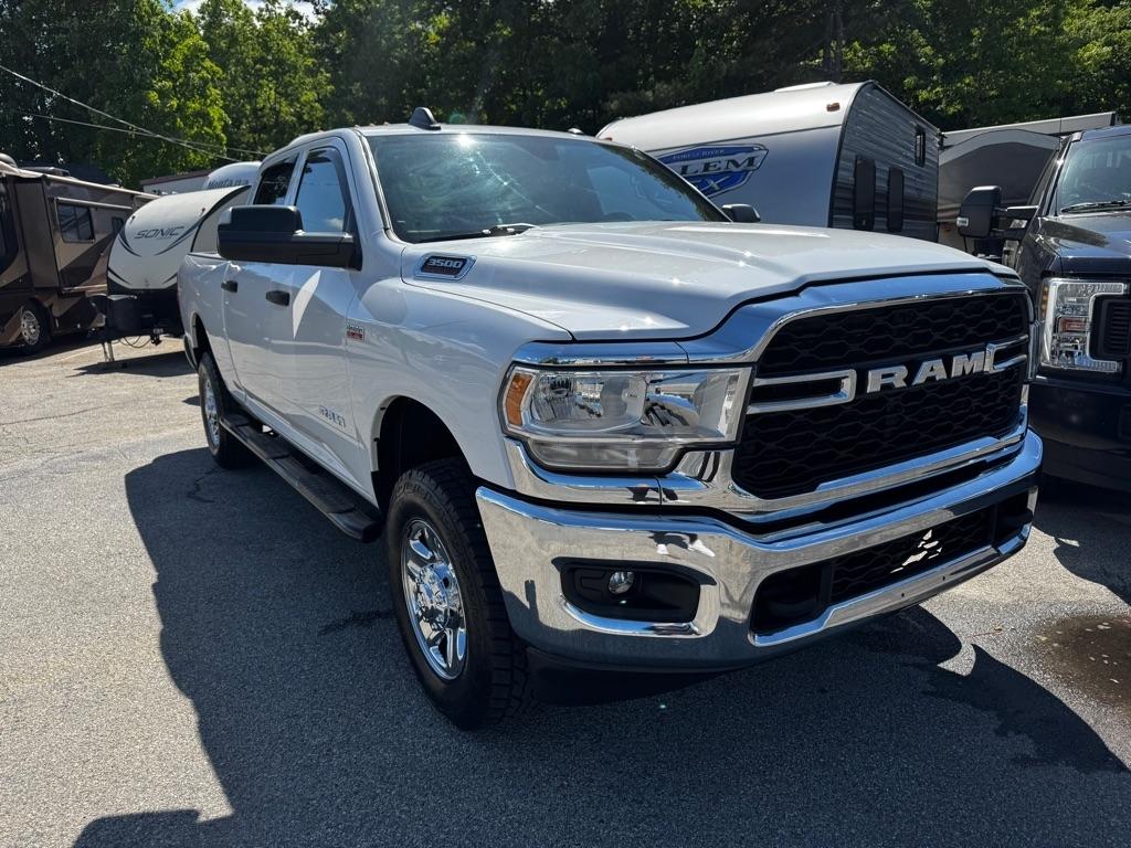 RAM 3500 Tradesman 4x4 Crew Cab 6'4" Box 2022