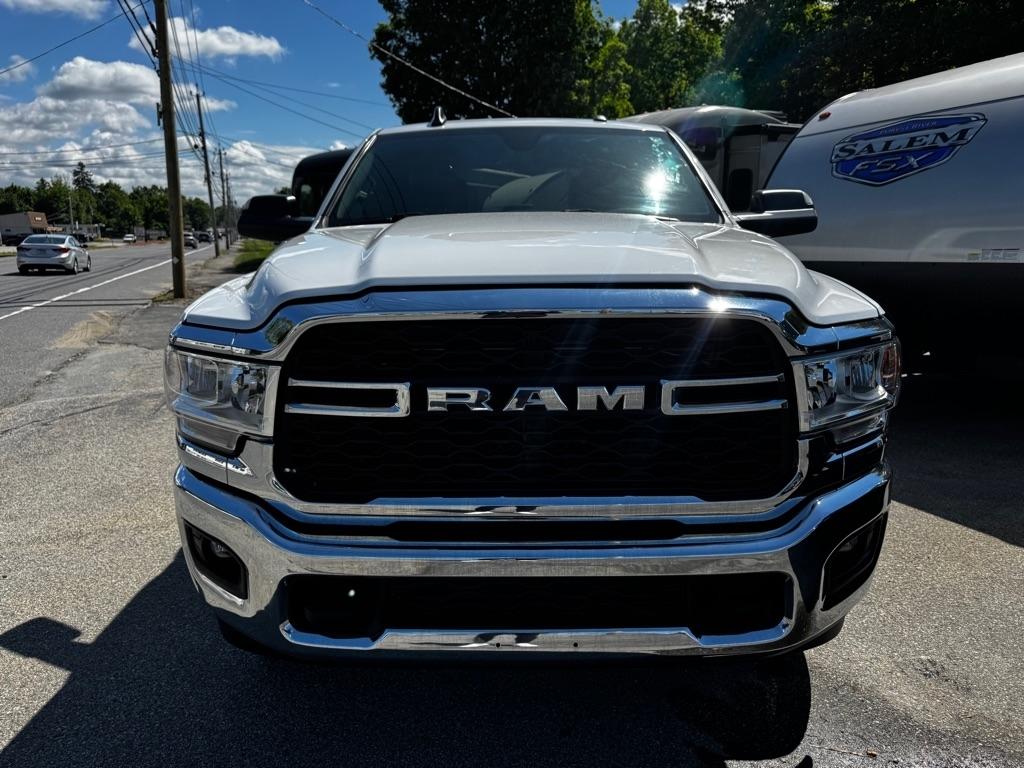 RAM 3500 Tradesman 4x4 Crew Cab 6'4" Box 2022