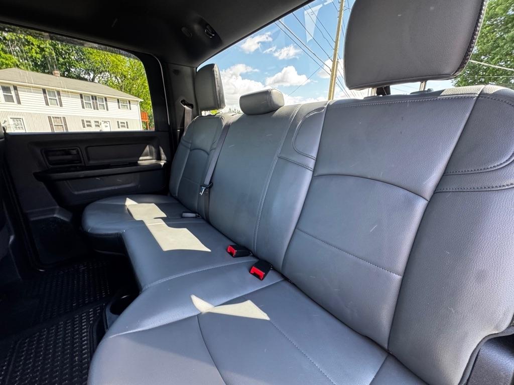 RAM 3500 Tradesman 4x4 Crew Cab 6'4" Box 2022