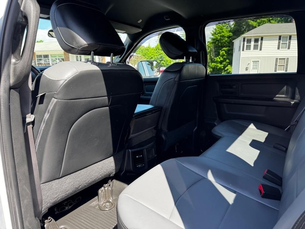 RAM 3500 Tradesman 4x4 Crew Cab 6'4" Box 2022