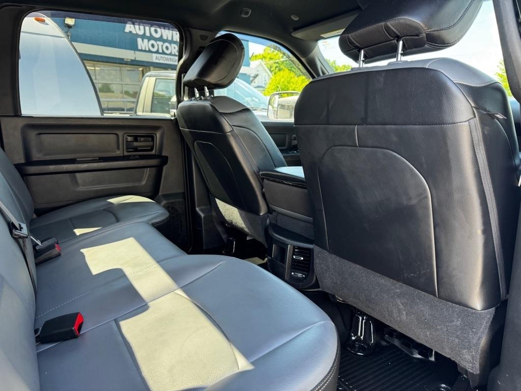 RAM 3500 Tradesman 4x4 Crew Cab 6'4" Box 2022