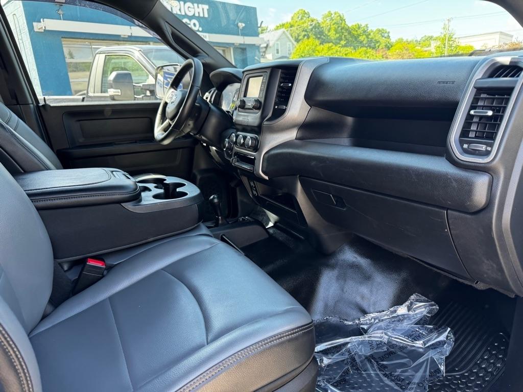RAM 3500 Tradesman 4x4 Crew Cab 6'4" Box 2022
