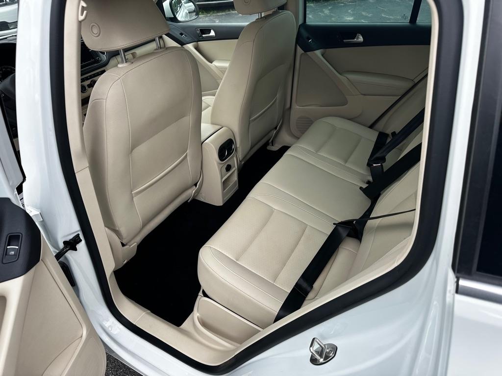 Volkswagen Tiguan 4MOTION 4dr Auto SEL 2016