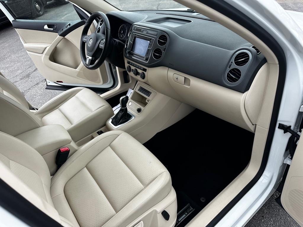 Volkswagen Tiguan 4MOTION 4dr Auto SEL 2016