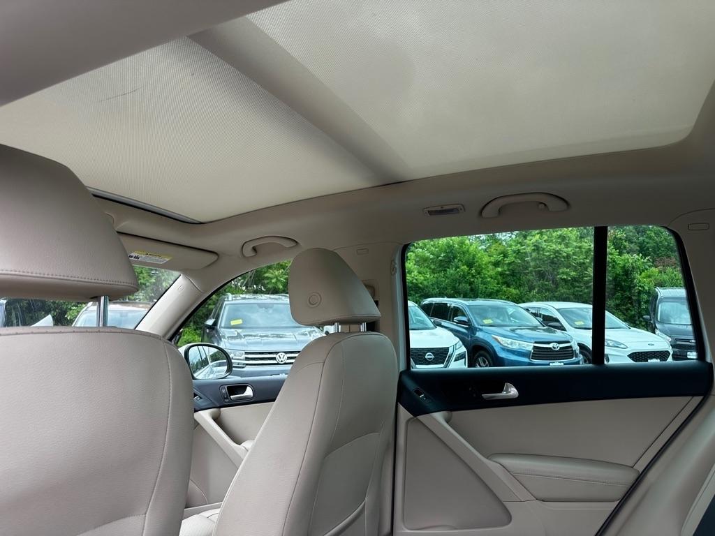Volkswagen Tiguan 4MOTION 4dr Auto SEL 2016