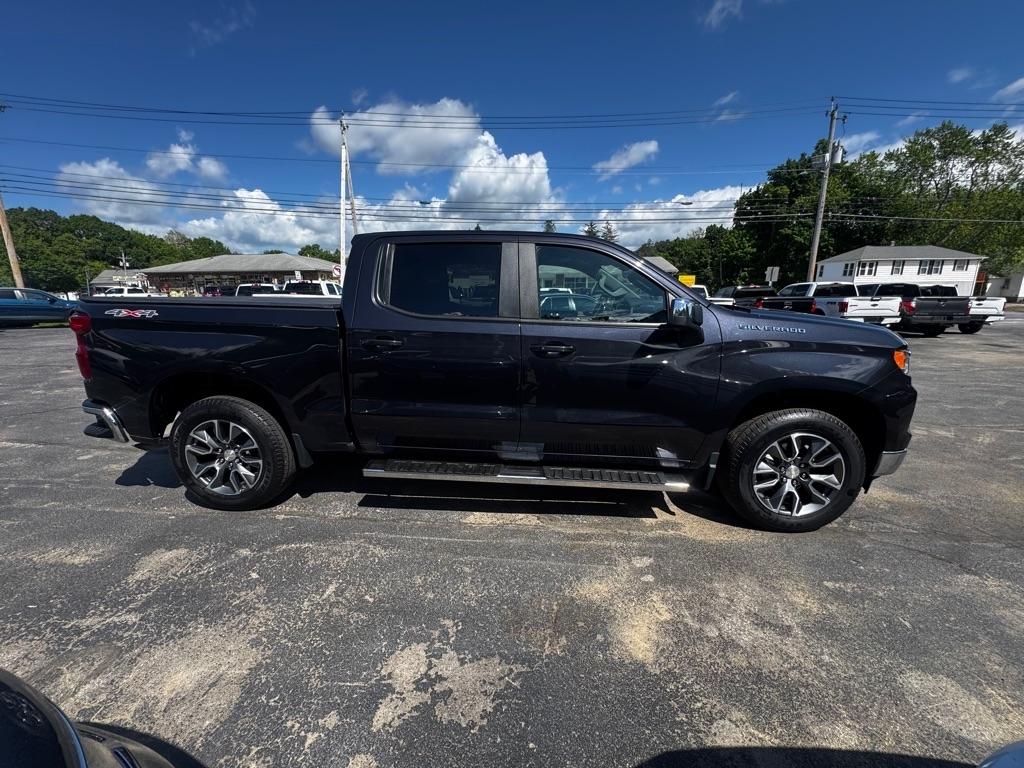 Chevrolet Silverado 1500 4WD Crew Cab 147" LT w/1LT 2022