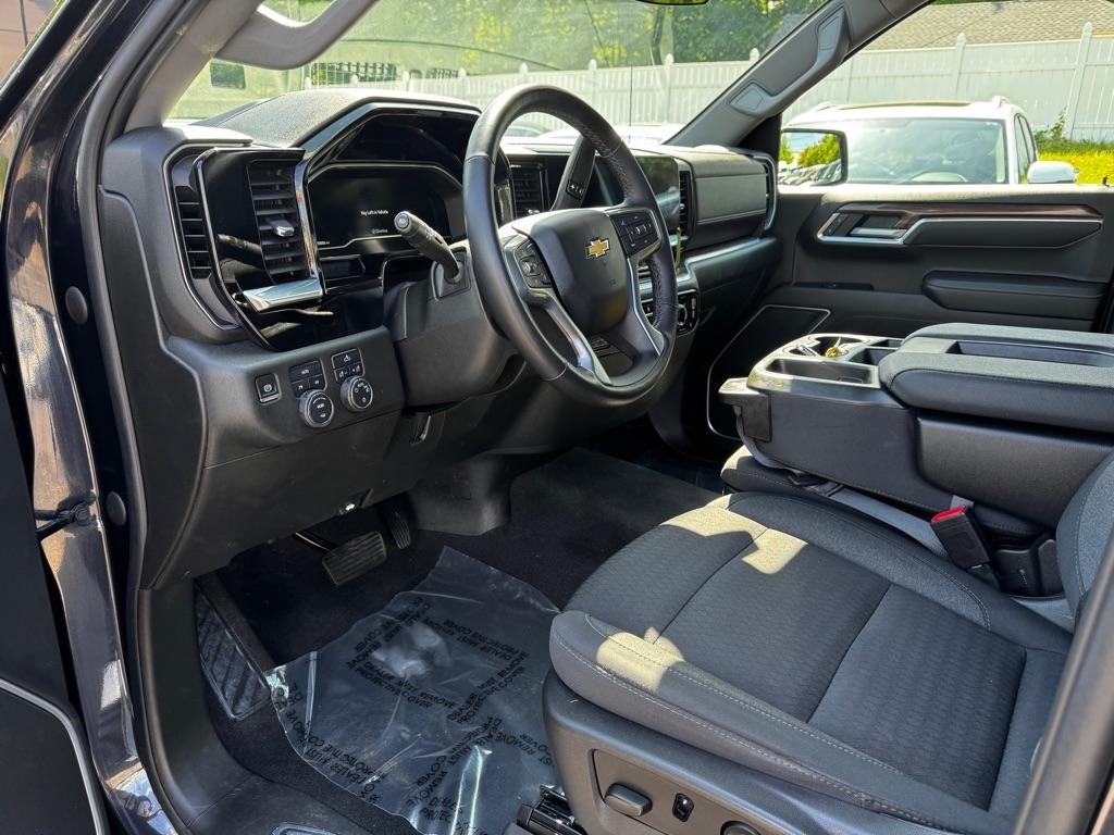 Chevrolet Silverado 1500 4WD Crew Cab 147" LT w/1LT 2022
