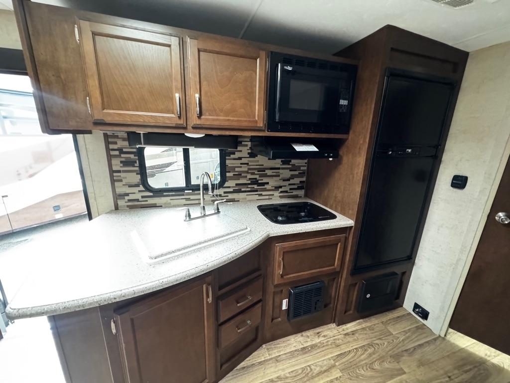 Venture RV Sonic  2018