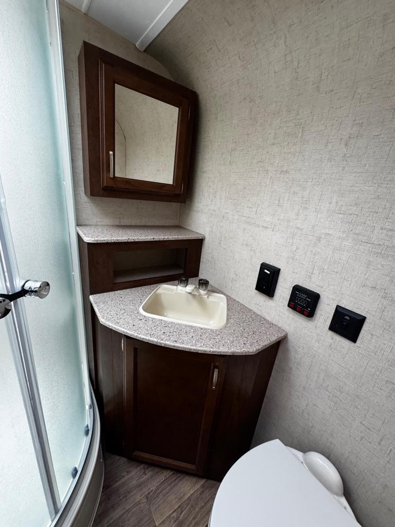 Venture RV Sonic  2018
