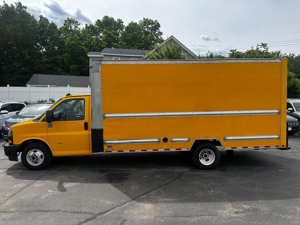 GMC Savana Commercial Cutaway 3500 Van 177" 2019