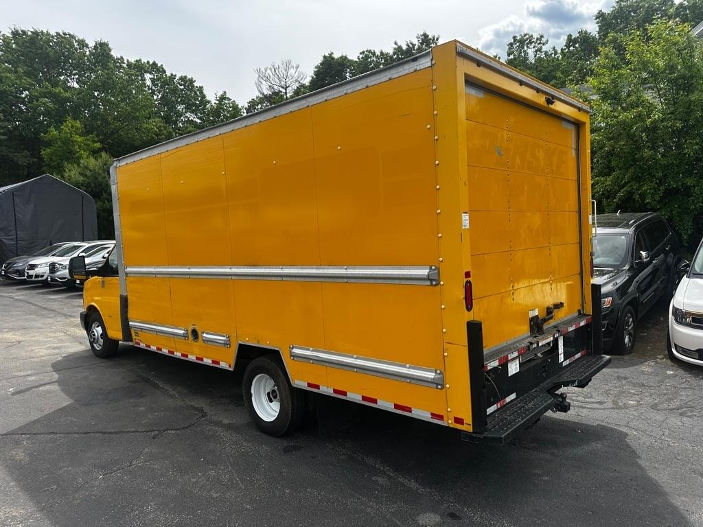 GMC Savana Commercial Cutaway 3500 Van 177" 2019