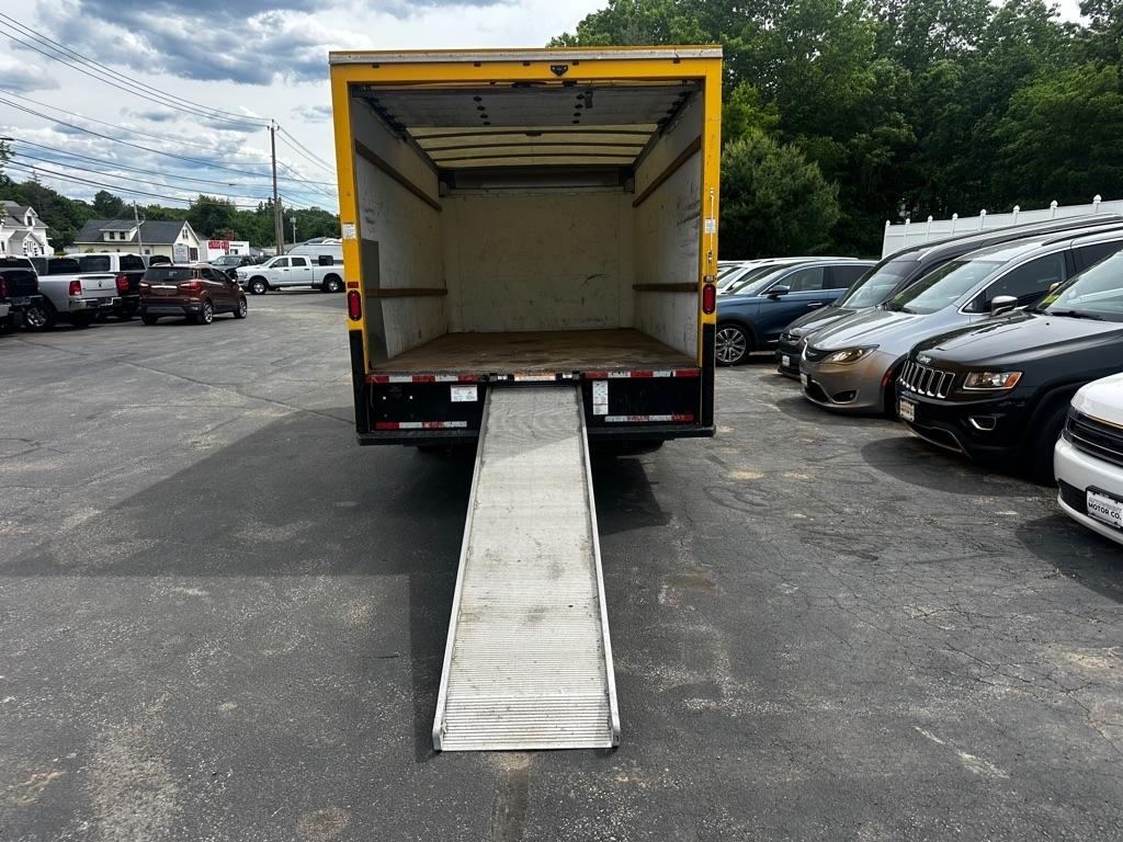 GMC Savana Commercial Cutaway 3500 Van 177" 2019