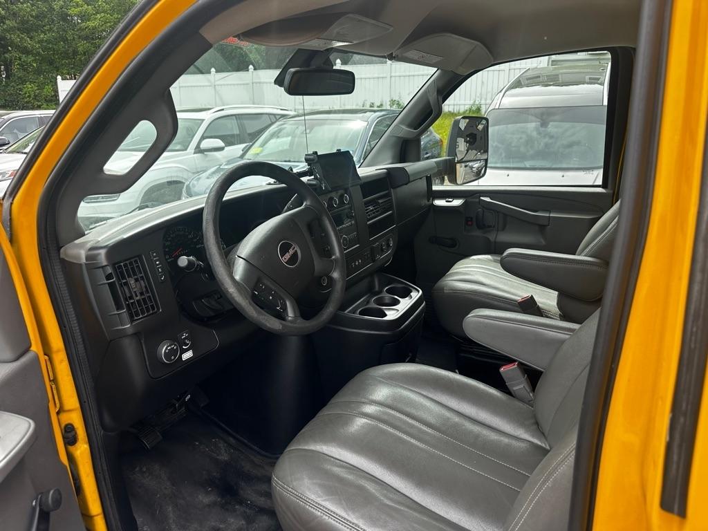 GMC Savana Commercial Cutaway 3500 Van 177" 2019