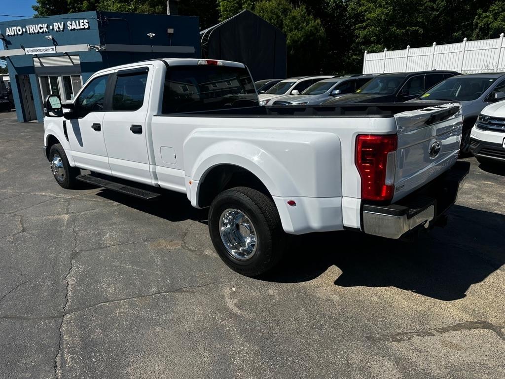 Ford Super Duty F-350 DRW King Ranch 2WD Crew Cab 8' Box 2019