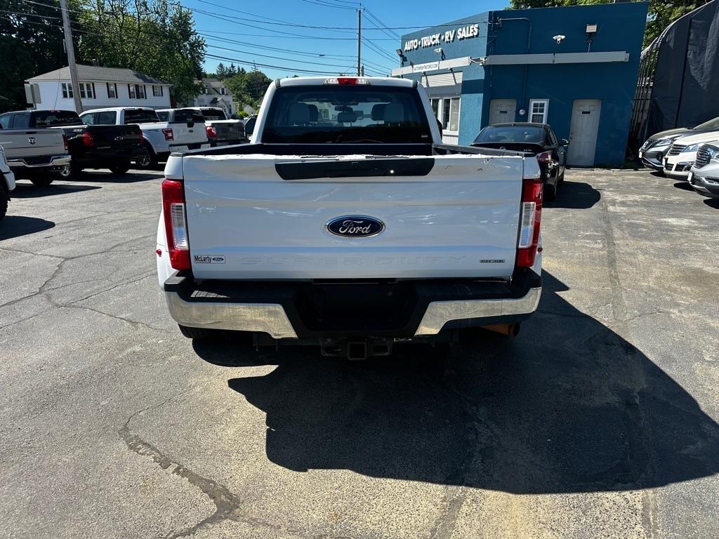 Ford Super Duty F-350 DRW King Ranch 2WD Crew Cab 8' Box 2019