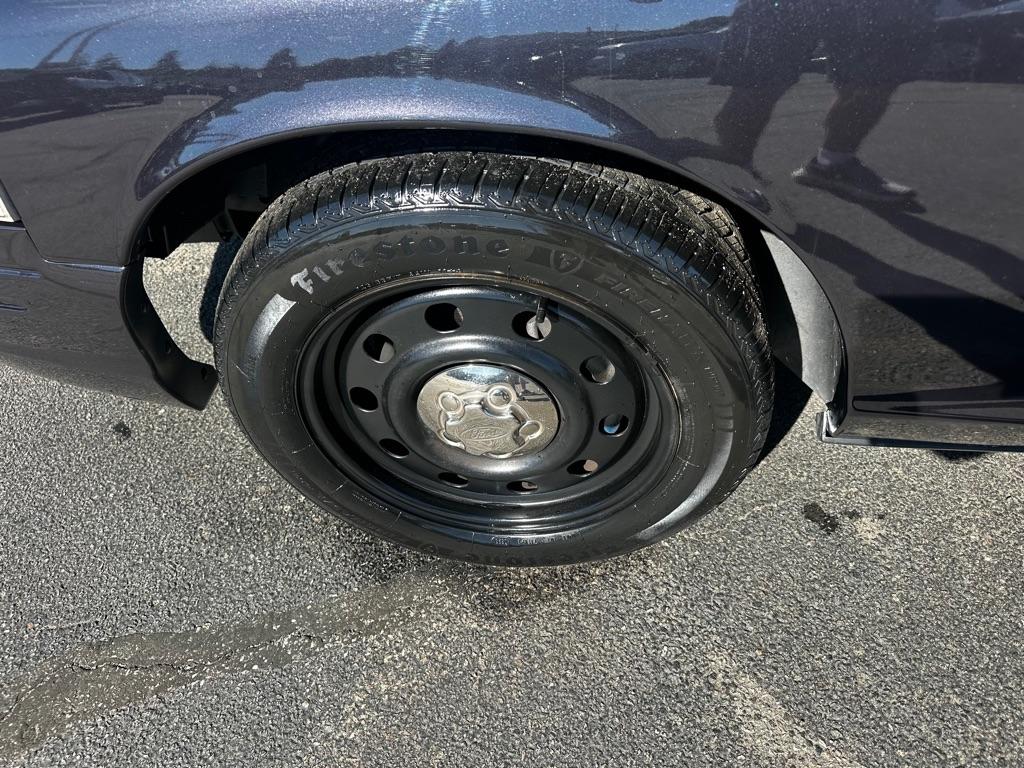 Ford Police Interceptor 4dr Sdn w/3.27 Axle 2009
