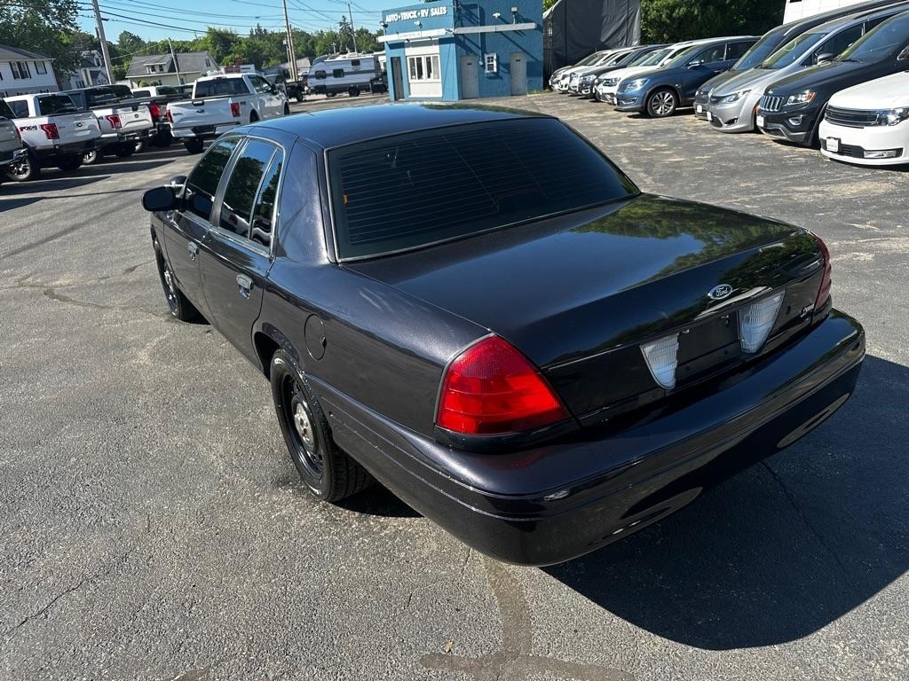 Ford Police Interceptor 4dr Sdn w/3.27 Axle 2009