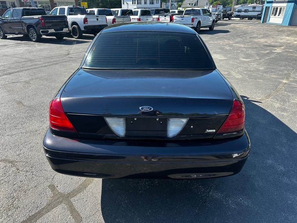 Ford Police Interceptor 4dr Sdn w/3.27 Axle 2009