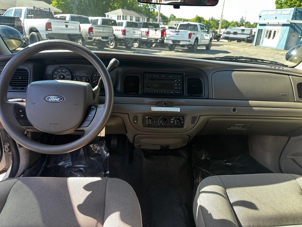 Ford Police Interceptor 4dr Sdn w/3.27 Axle 2009