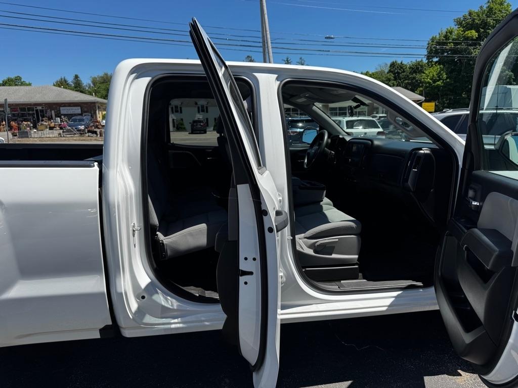 Chevrolet Silverado 1500 4WD Double Cab 143.5" Custom 2018