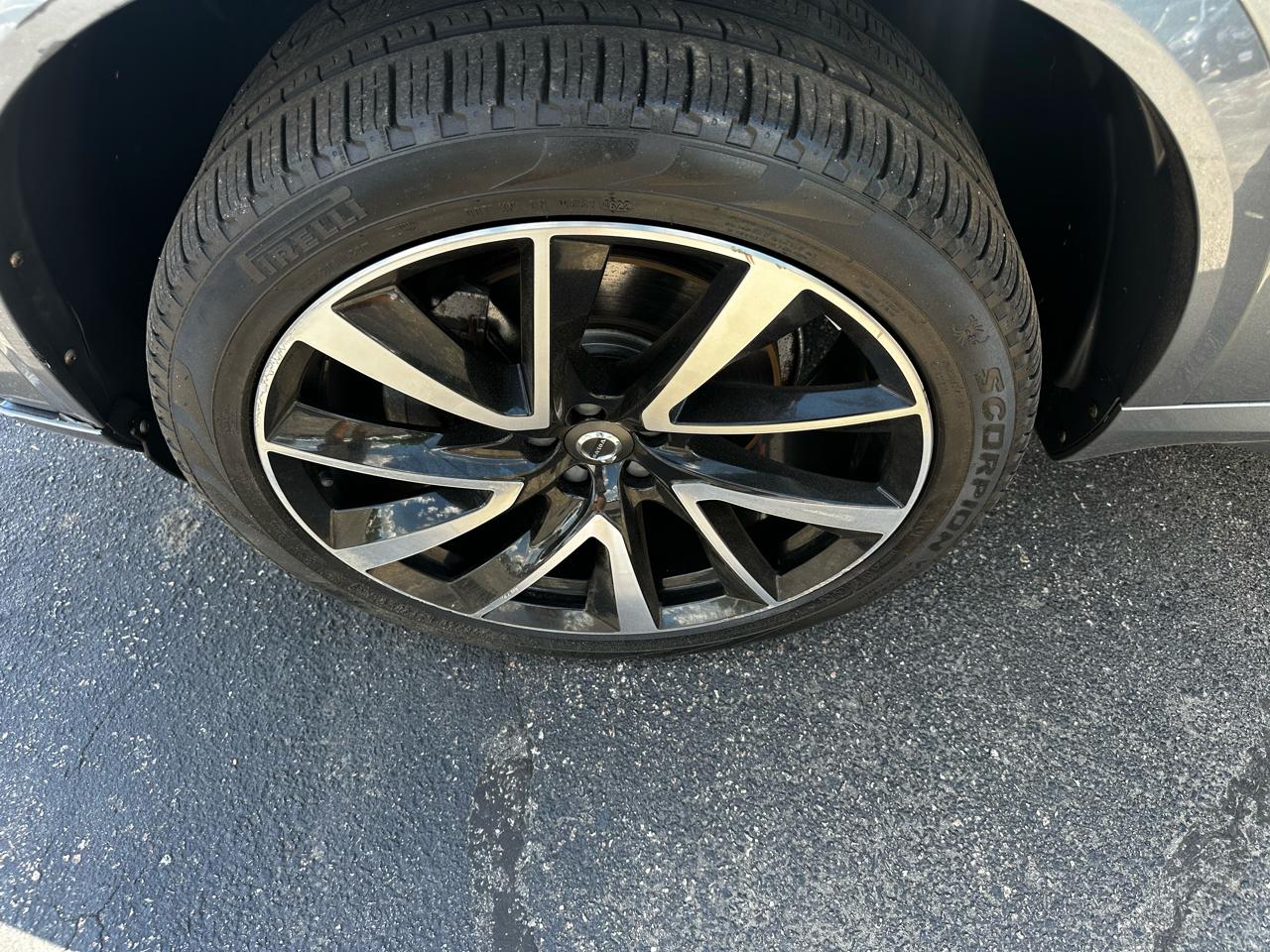 Volvo XC90 T6 AWD 7-Passenger Momentum 2018