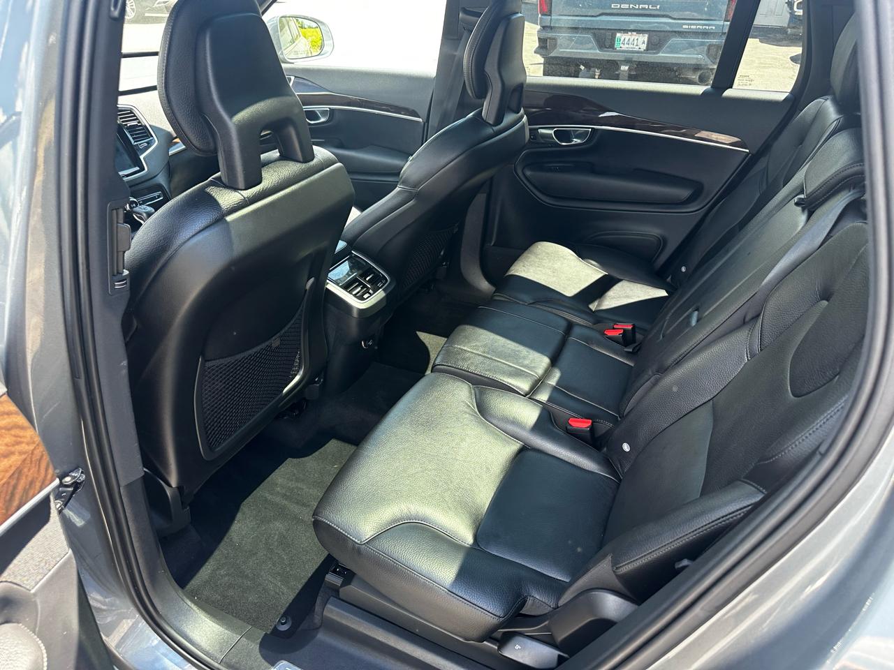 Volvo XC90 T6 AWD 7-Passenger Momentum 2018