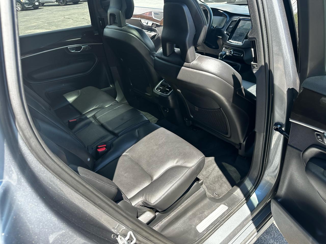 Volvo XC90 T6 AWD 7-Passenger Momentum 2018