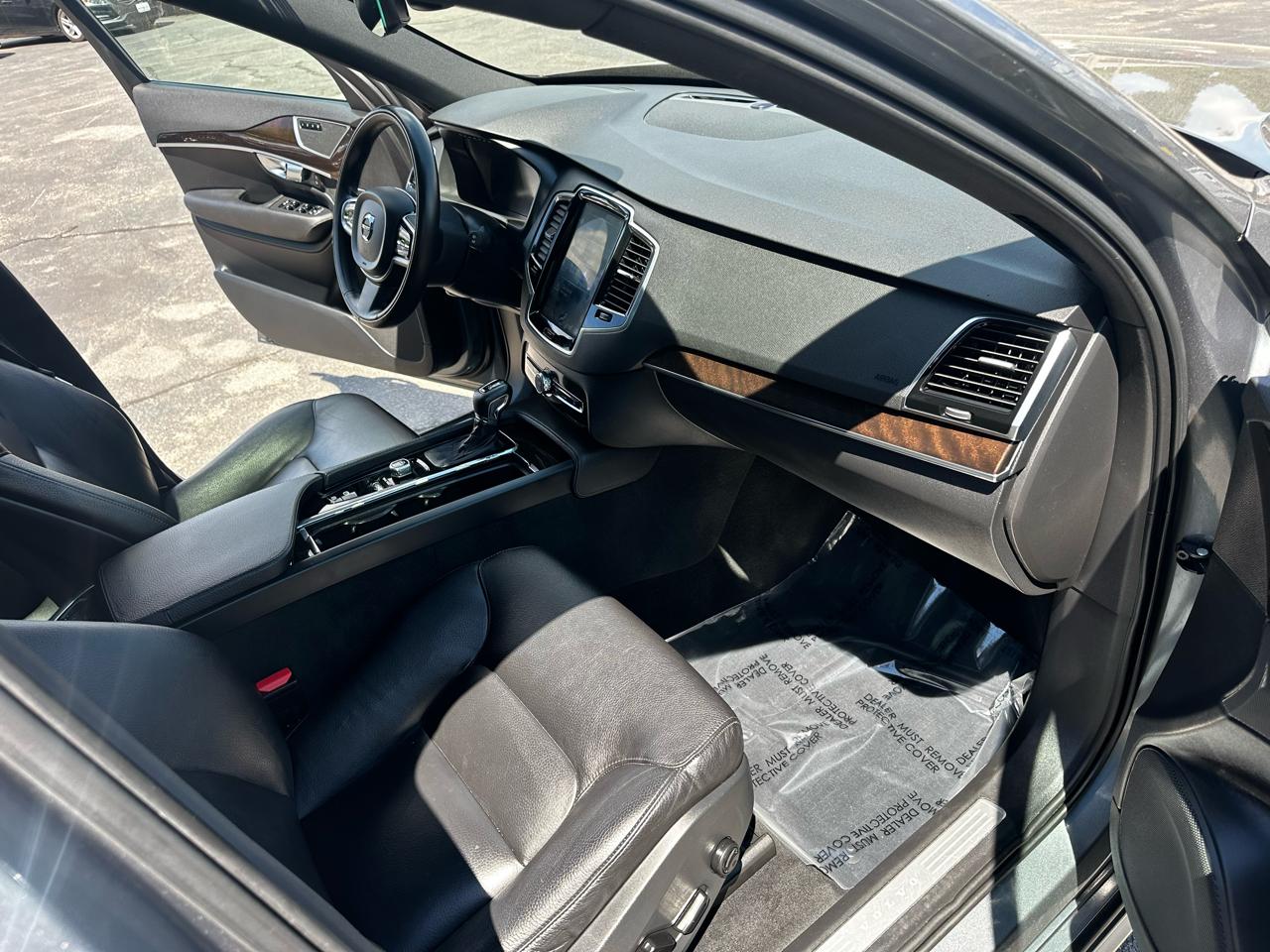 Volvo XC90 T6 AWD 7-Passenger Momentum 2018