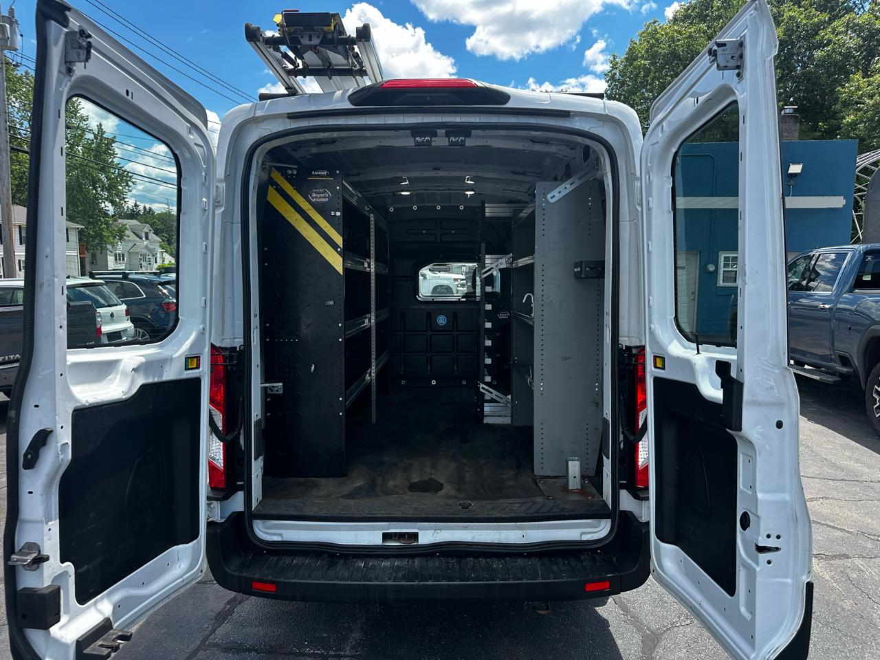 Ford Transit Cargo Van T-250 130" Med Rf 9070 GVWR RWD 2021