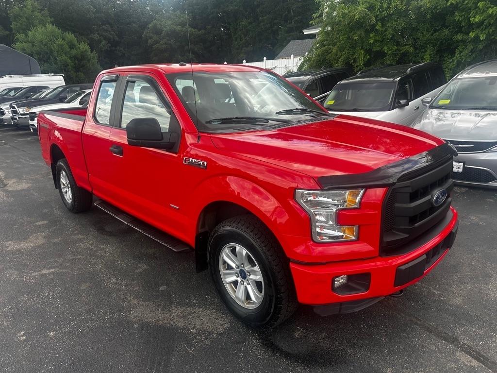 Ford F-150 4WD SuperCab 145" XL 2015