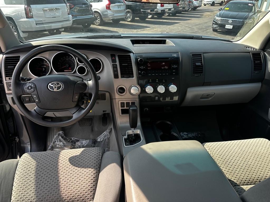 Toyota Tundra 4WD Truck Dbl 4.6L V8 6-Spd AT (Natl) 2010
