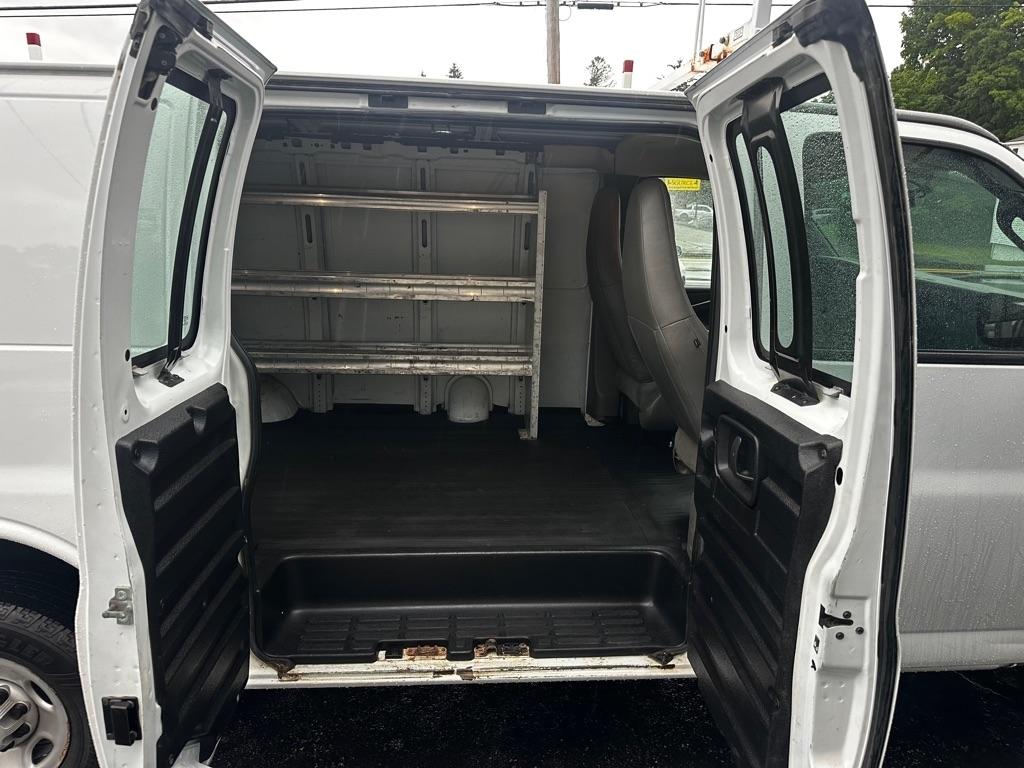 GMC Savana Cargo Van RWD 2500 135" 2020