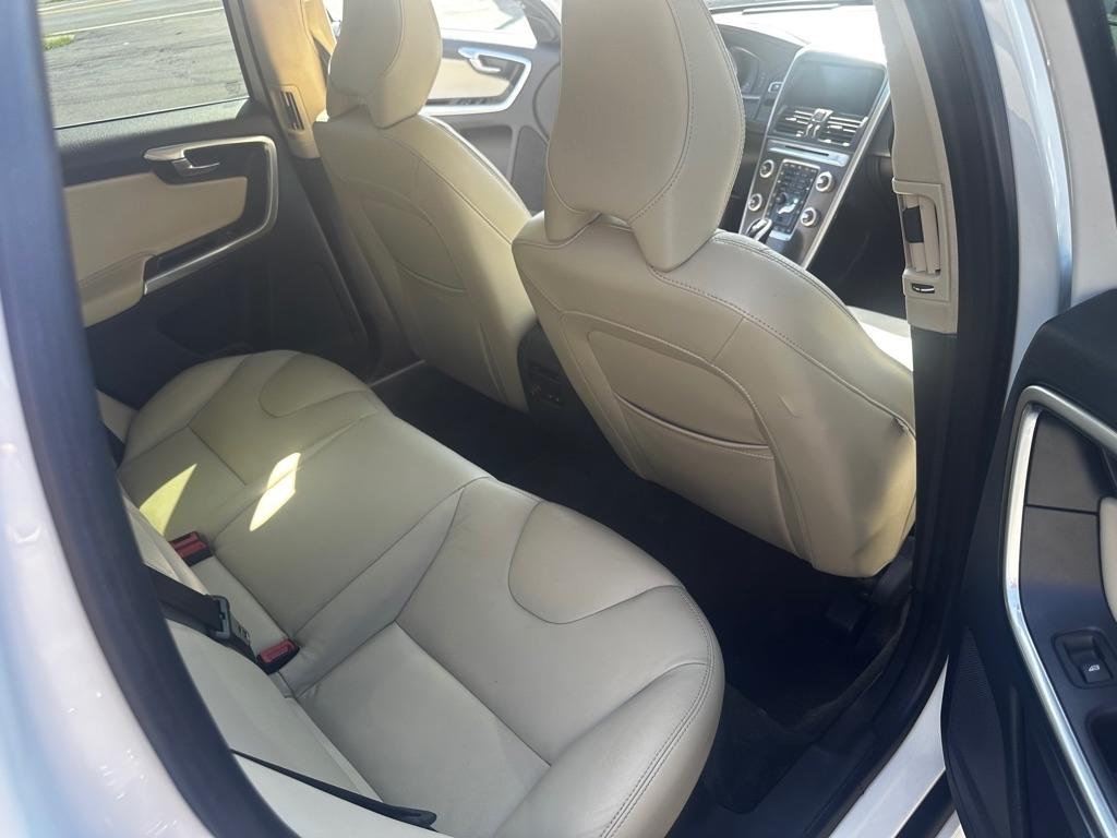 Volvo XC60 AWD 4dr T6 Drive-E Platinum 2016