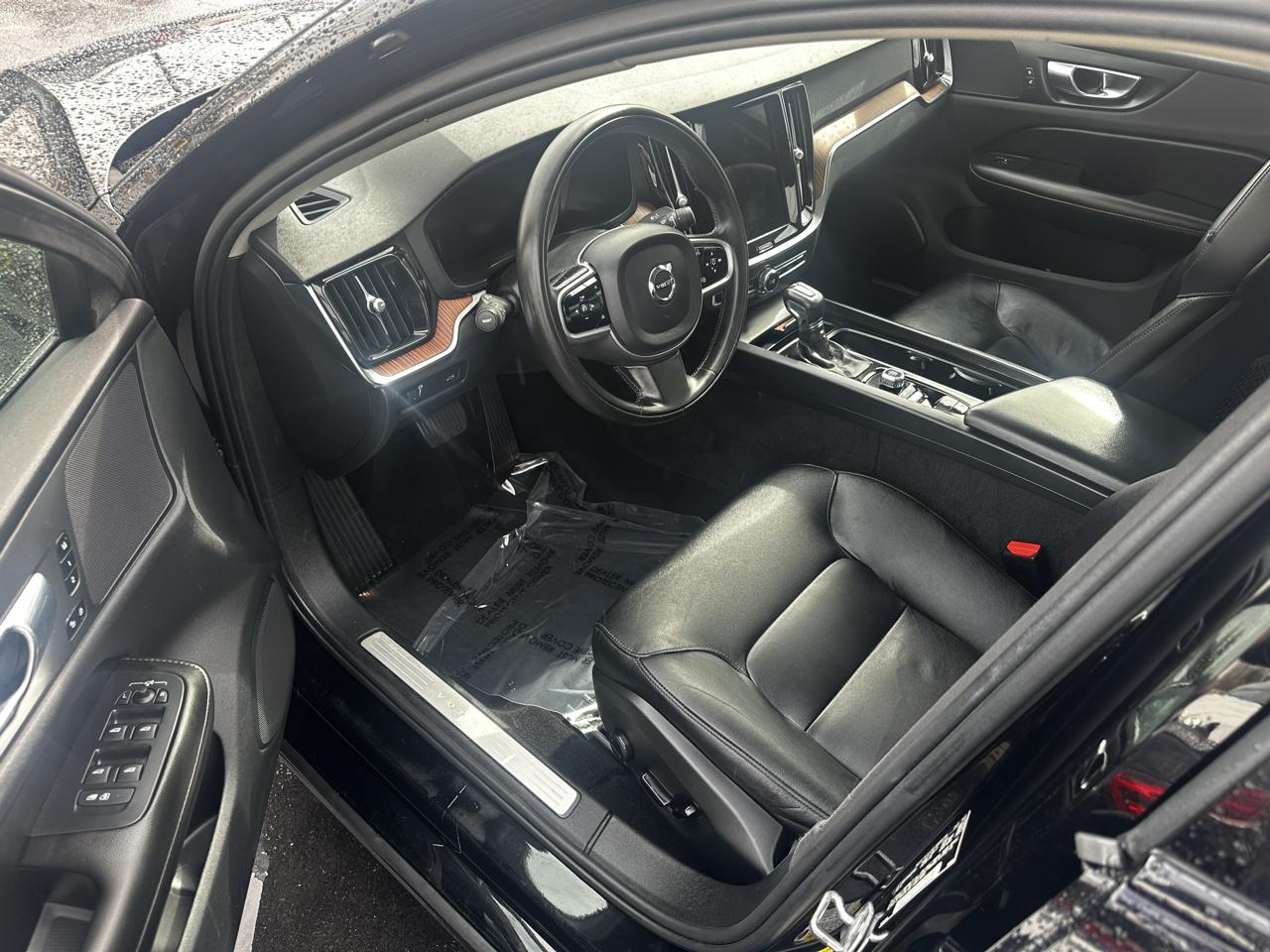 Volvo S60 T5 AWD Momentum 2021