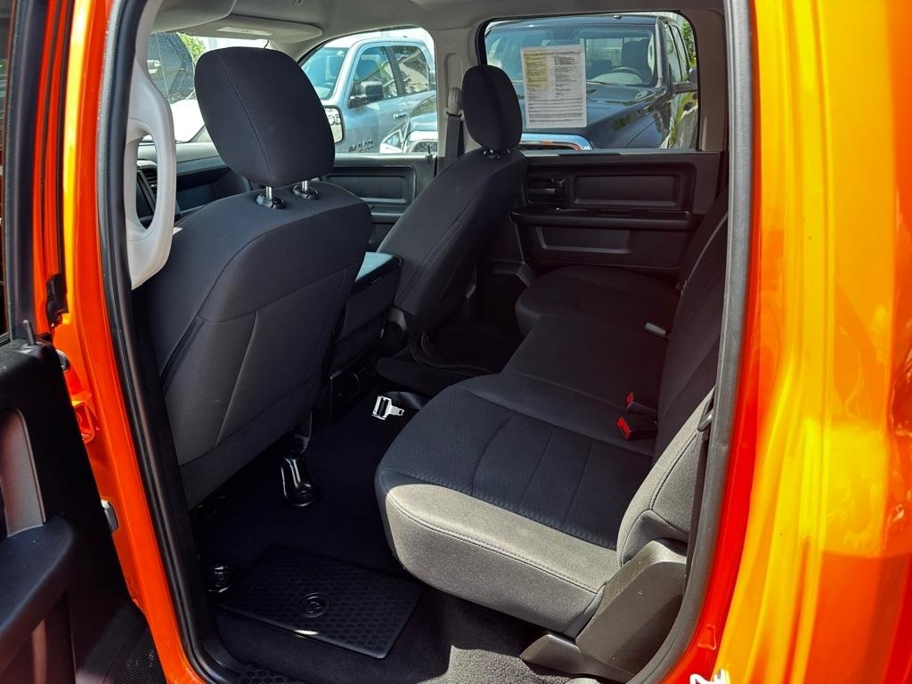 RAM 1500 Classic Express 4x4 Crew Cab 5'7" Box 2019